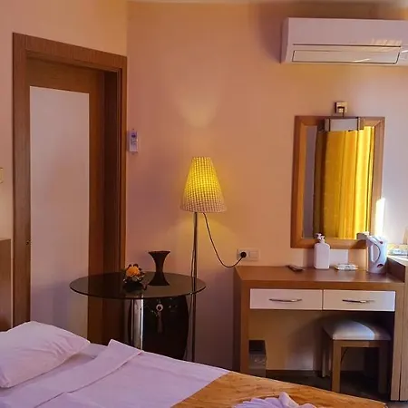 Ξενοδοχείο Kleopatra Ikiz 3*