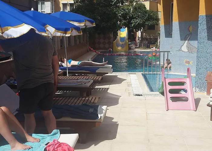 Kleopatra Ikiz Алания